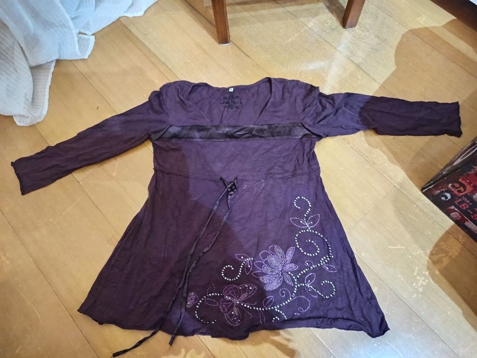 Vendo novo roupa para mulheres bom estado