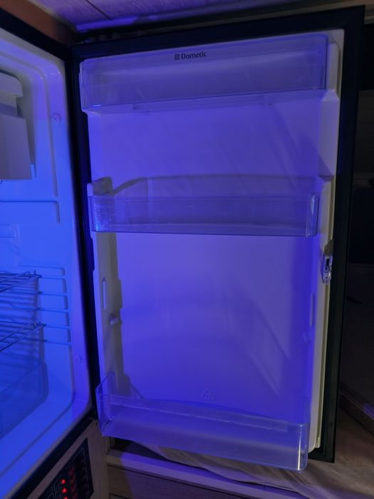 Frigorífico trivalente dometic RM8411 gás 12v 220v