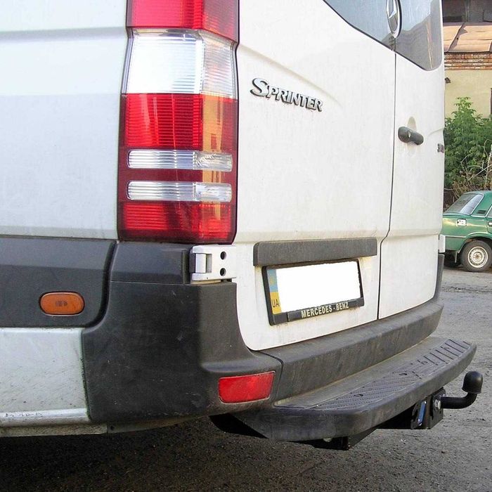 Фаркоп на Mercedes-Benz Sprinter W906. Причіпний пристрій на спрінтер