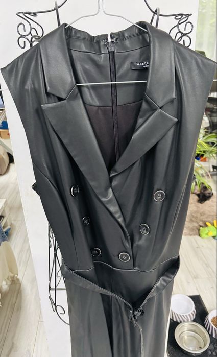 Czarny kombinezon Guess Marciano
