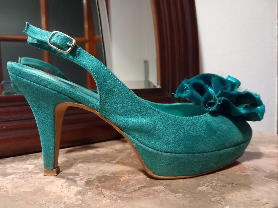 Sandálias verde água