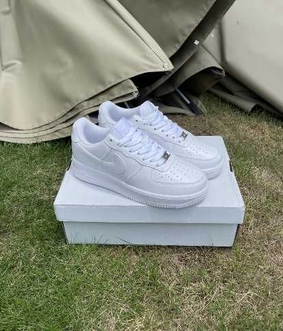 Buty Nike Air Force 1 Low '07 White R. 37.5