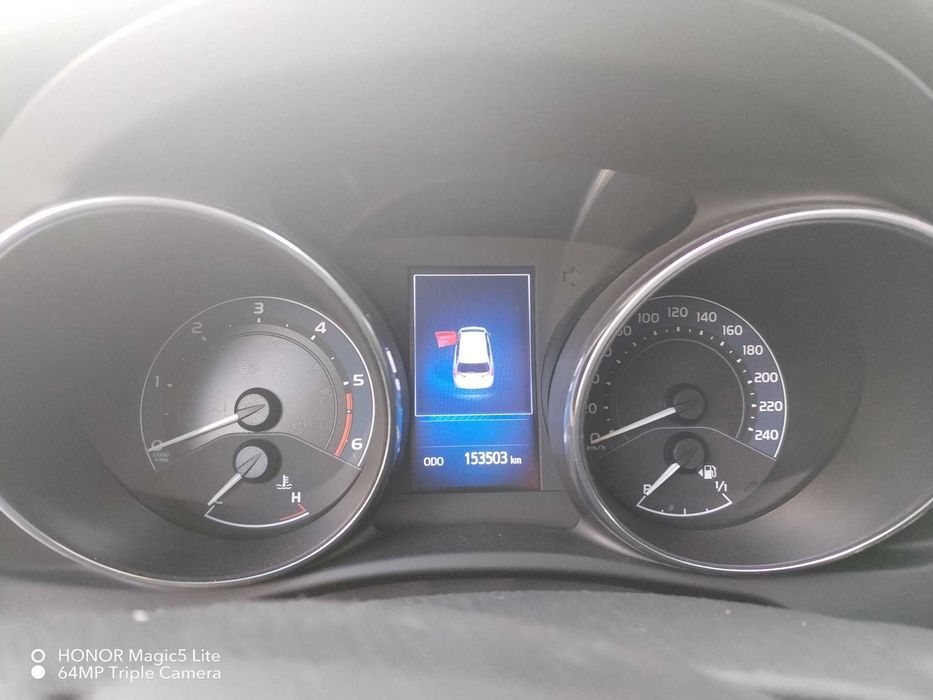 Toyota Auris 2015 com 153503KM