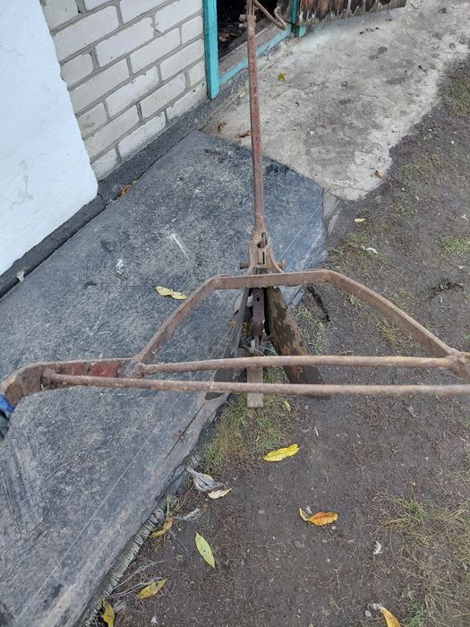 Плуг кіний плуг.