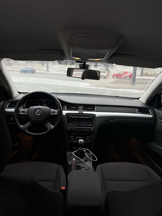 В продаже Skoda Superb 2013 года