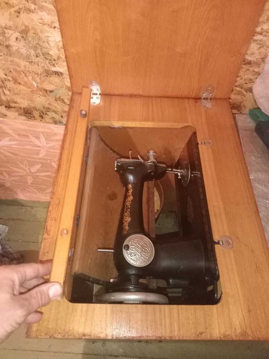Продам швейную машинку ножную