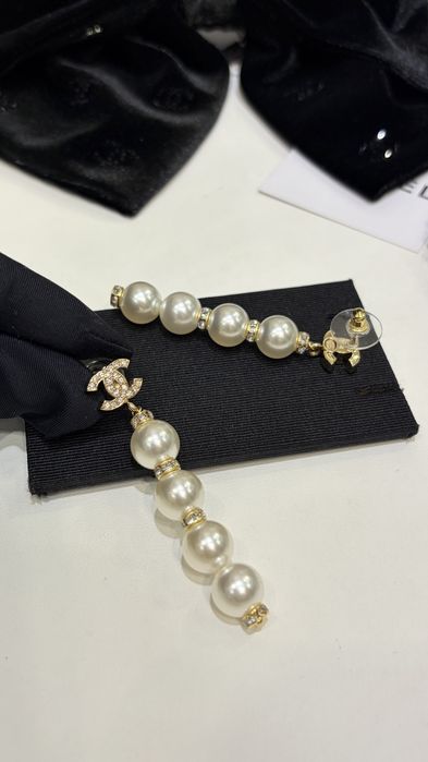 CHANEL® Luksusowe perły CC® kolczyki ekskluzywna biżuteria