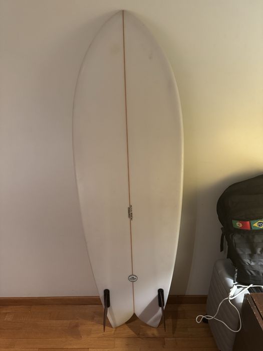 Prancha Twin Fin Bloodbrothers - 5’9