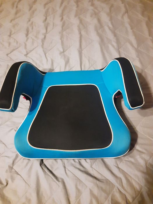 Автокрісло дитяче, бустер в авто