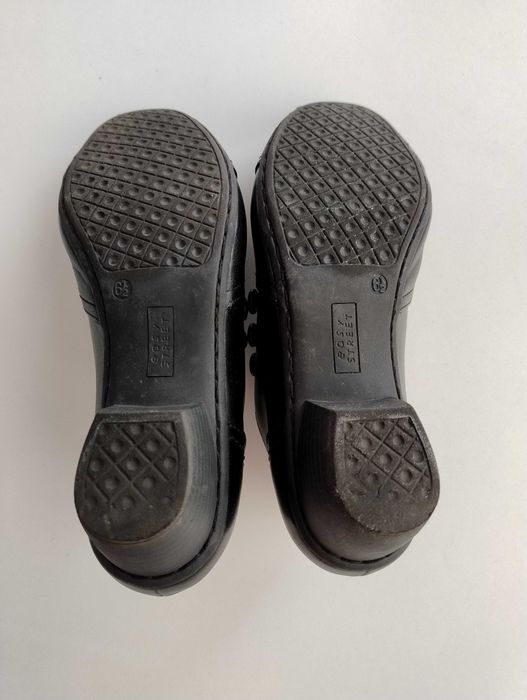 Czarne skórzane półbuty Easy Street Deichmann