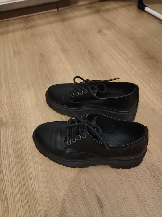 Buty na platformie Bullboxer