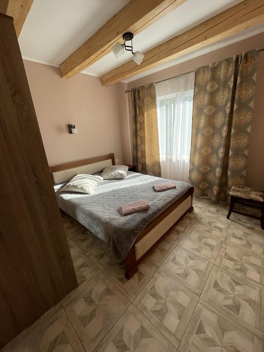 Котедж для 6-9 осіб біля центральної траси