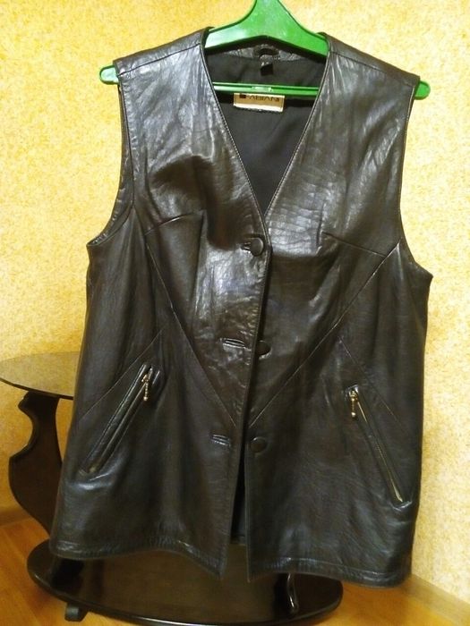 Продам жилетку шкіряну