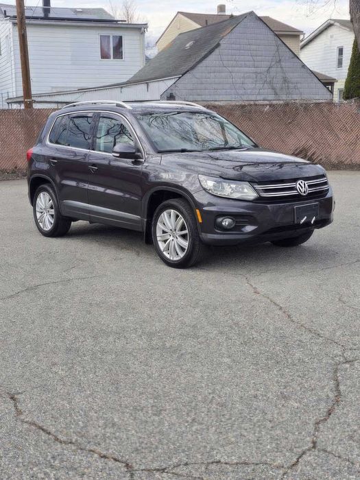 Volkswagen Tiguan      2016