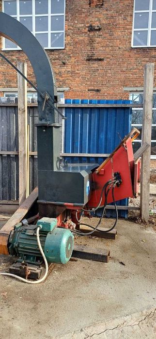 Продам Деревоподрібнюючу машину (стаціонарну)
Молоткову дробарку