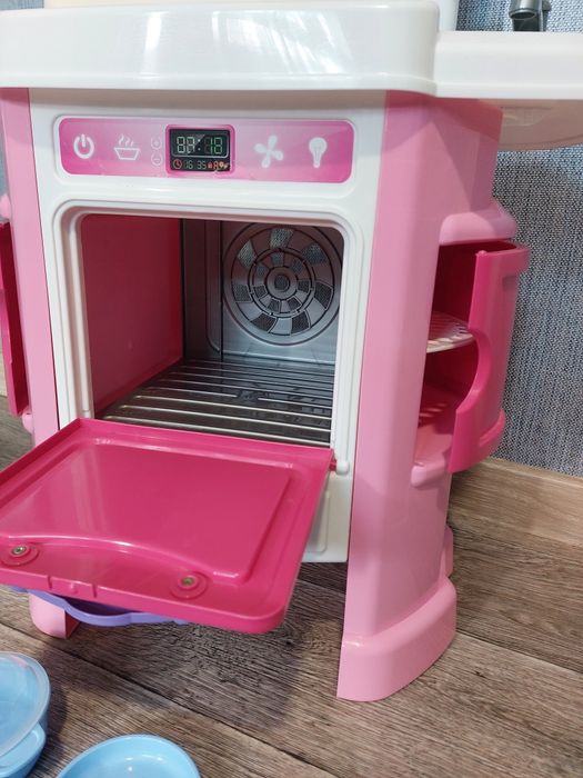 Ігрова дитяча кухня , пар ,світло, звуки.