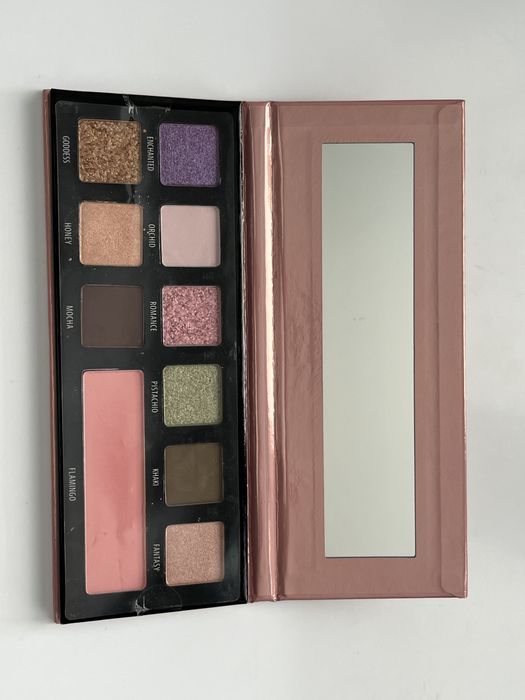 Paletka DOUGLAS Festive Eyes 10 Shades Palette