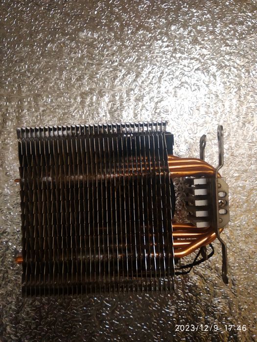 Продам материнку,,оперативку та куллер!