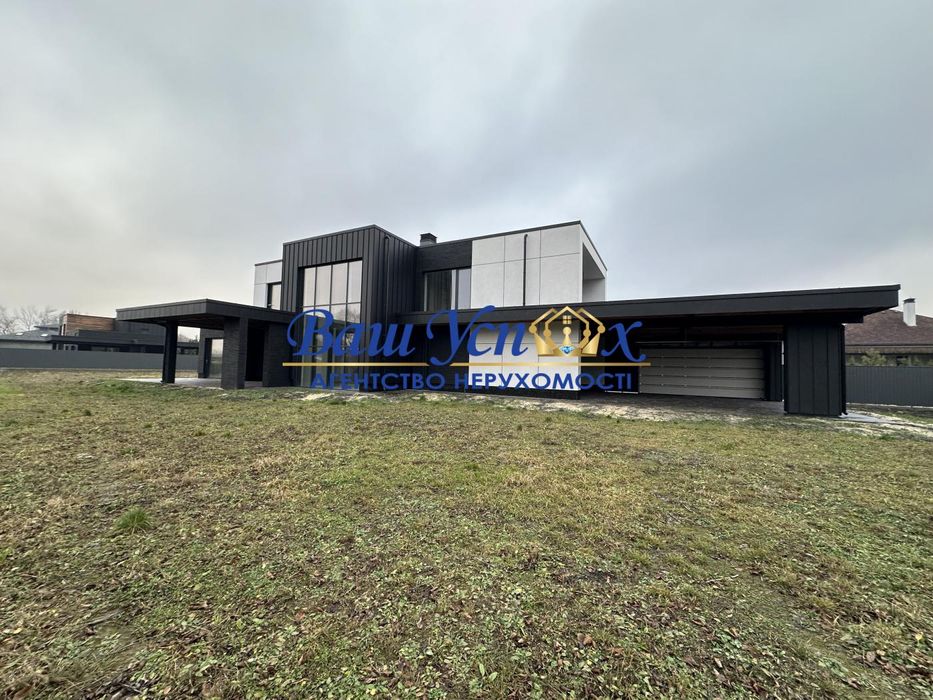 Продаж будинку з виходом на озеро у місті. село Крушинка.