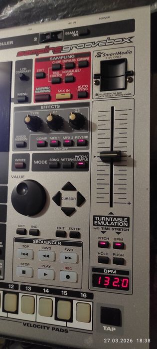 Roland mc-909 groovebox грувбокс 90-х