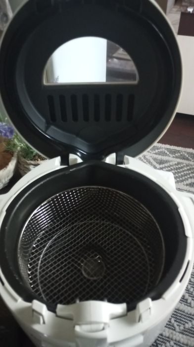 Продам фритюрницу Tefal