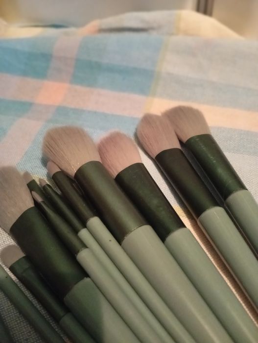 Набор кисточек для макияжа