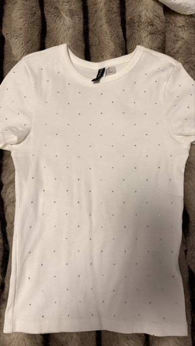 Biale topy i sukienka na wystep lub na codzien