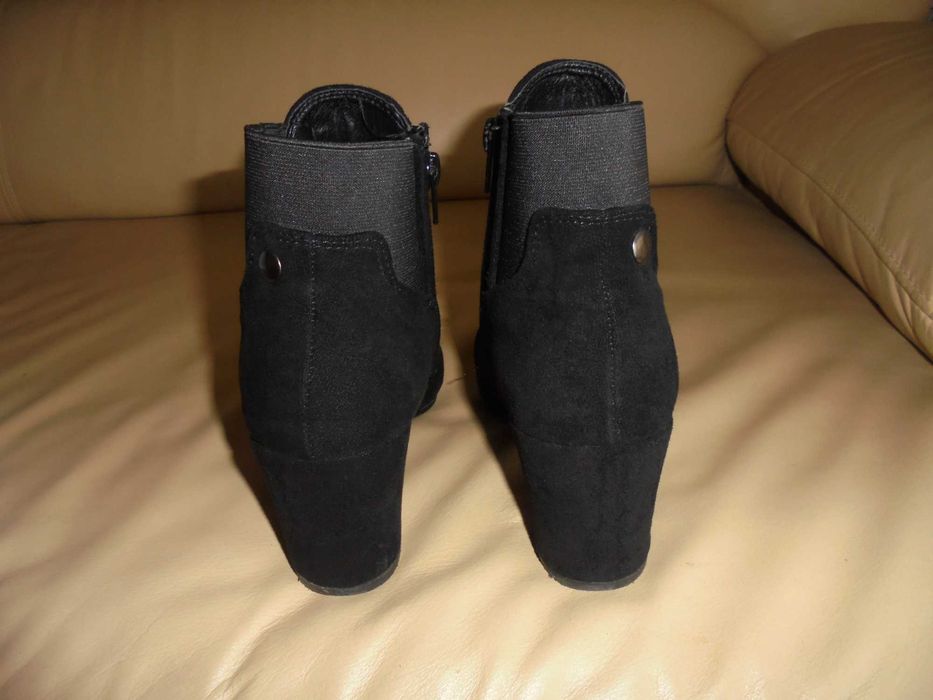 Botins de senhora da marca Seaside cor preto