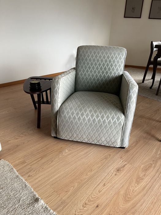Sofa e poltrona impecaveis