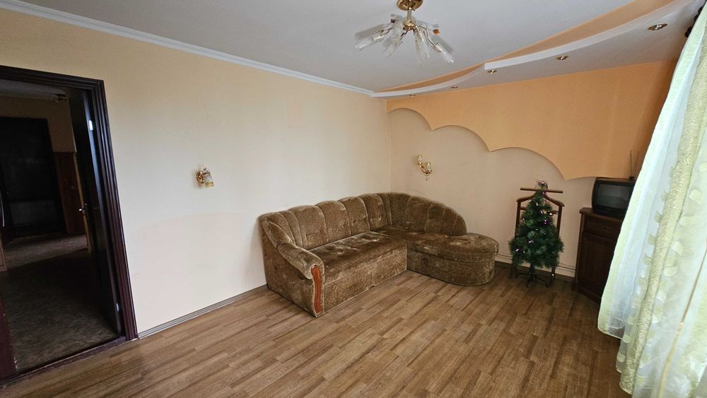 Продаж 2-кімнатної квартири в центрі Яготина (р-н Каштани)