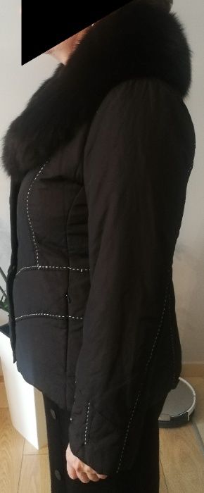 Czarna kurtka zimowa z lisem 46