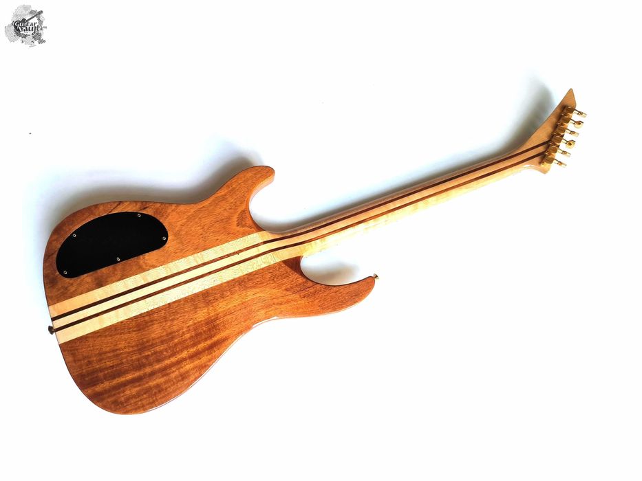 $1550 Avaks DK Custom '2008 Gold Flame w/case