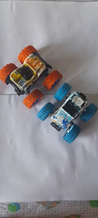 Машинки монстр трак 2шт за 125гр