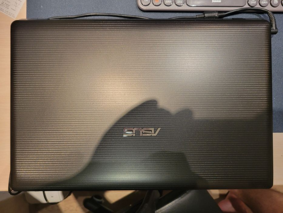 ASUS K75D 17" AMD 2.3 DDR3 8GB SSD 128GB DVD + + +