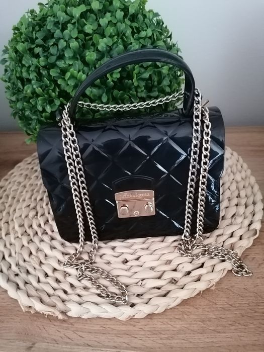 Torebka /Czarna /Logo /Złoty łańcuszek