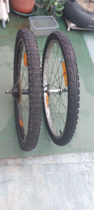 Duas rodas tamanho 24