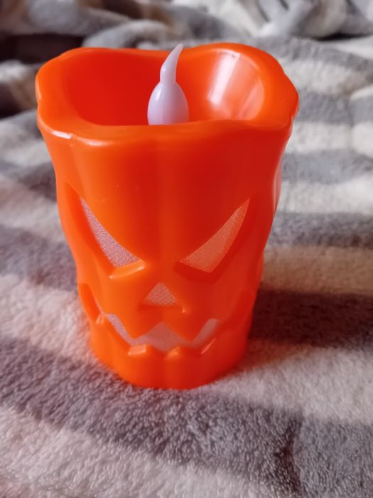Dekoracje na Hallowen urocze świeczki