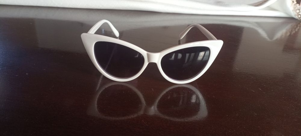 Óculos de sol olho de gato brancos