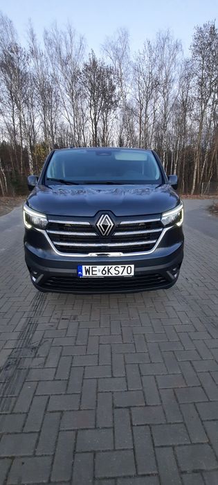 Wynajem NOWEGO BUSA 9 0sobowego Renault Trafic  LONG 2025r.
