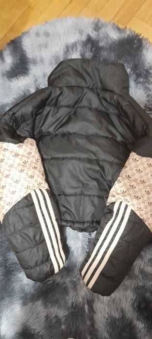 Продам куртку жіночу нову