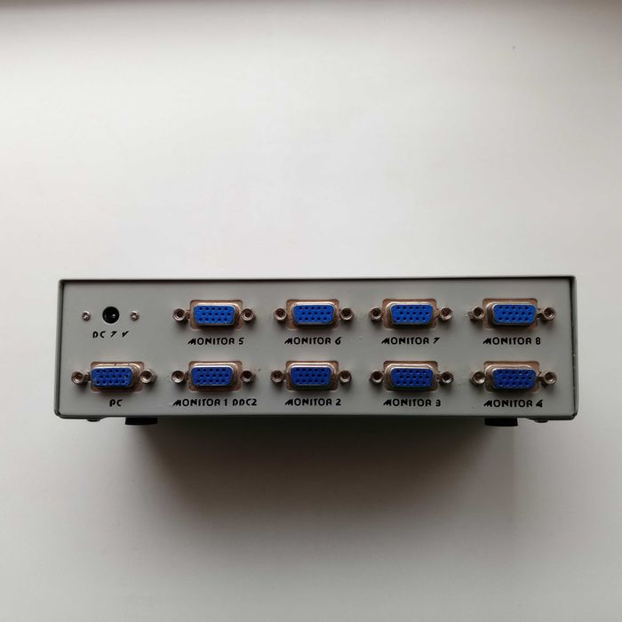 VGA Сплітер на 8 портів