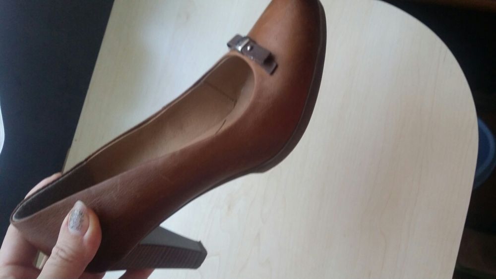 Czolenka skorzane Lasocki. Komfort.