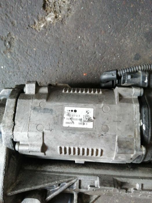 Vendo caixa de direção eléctrica bmw e90 /91 (são iguais).