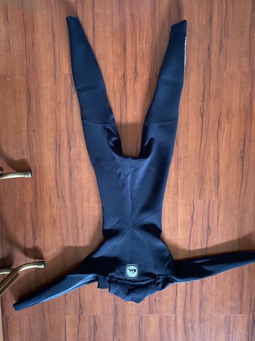 Prancha surf Byron + Fato Quicksilver