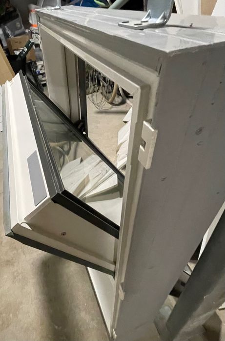 Janela de sótão Fakro 78x98 branca em PVC