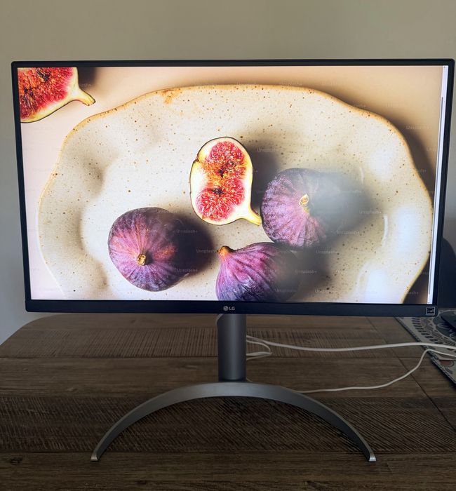 Monitor LG 27UP650-W 27” 4K UHD IPS - Excelente estado