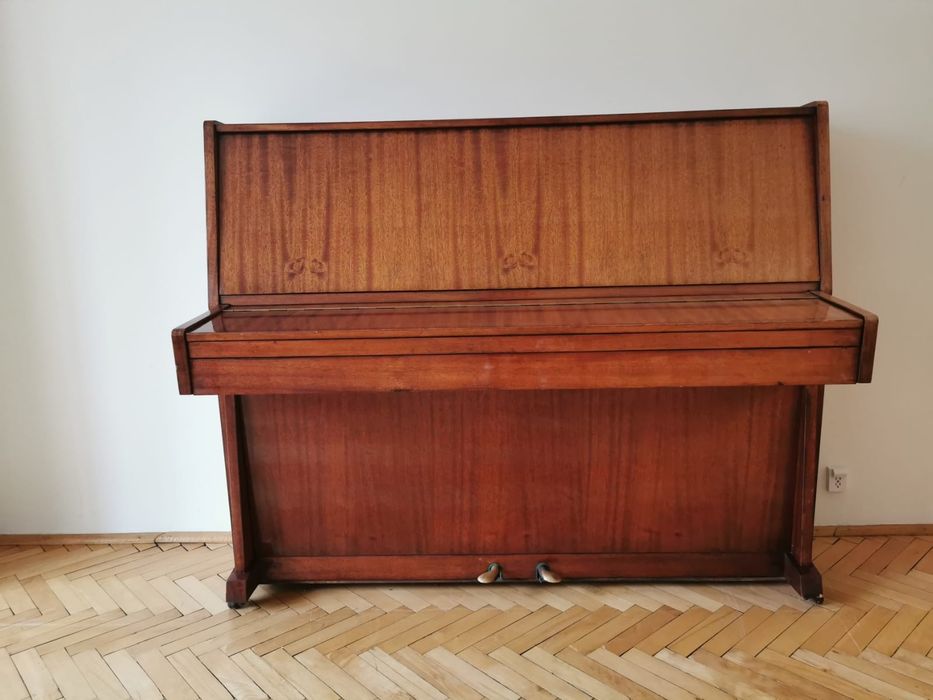 Pianino Cherny drewno