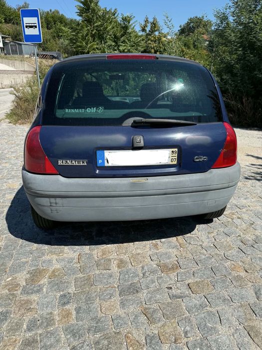Renault Clio 1999 – Económico e a circular diariamente