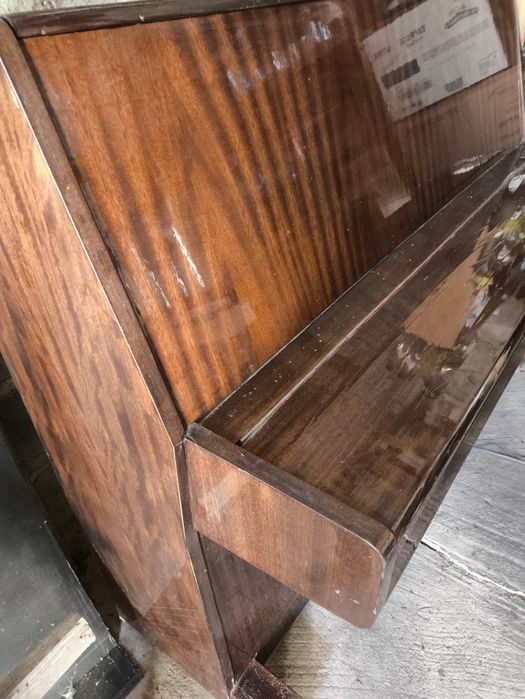 Pianino LIRIKA. wysoki połysk