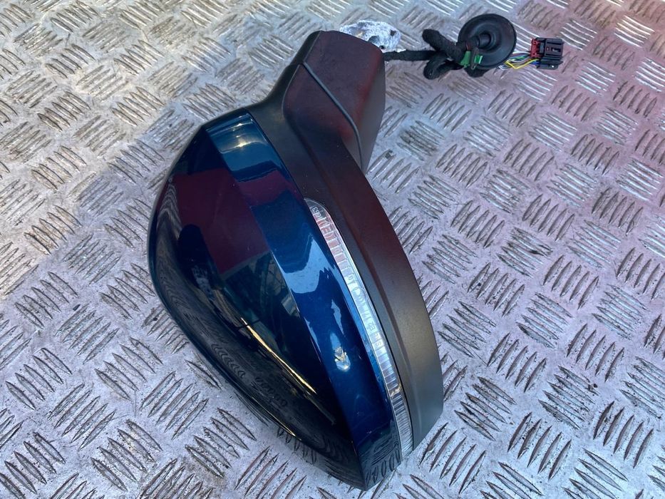 Зеркало праве Touareg CR 8H P5M Дзекало Туарег ЦР таурег СР